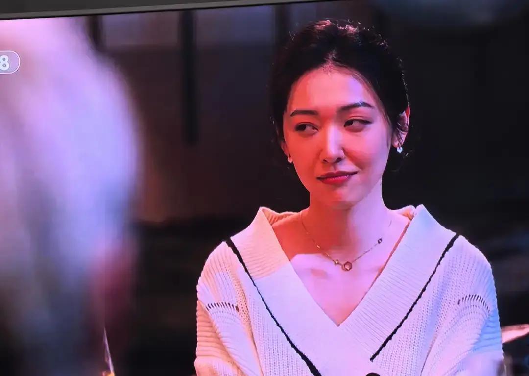 肺腺癌不是剧本，是崔国明拿到的真诊断书。
 
你刚想骂编剧，医院先抢走了笔。
 