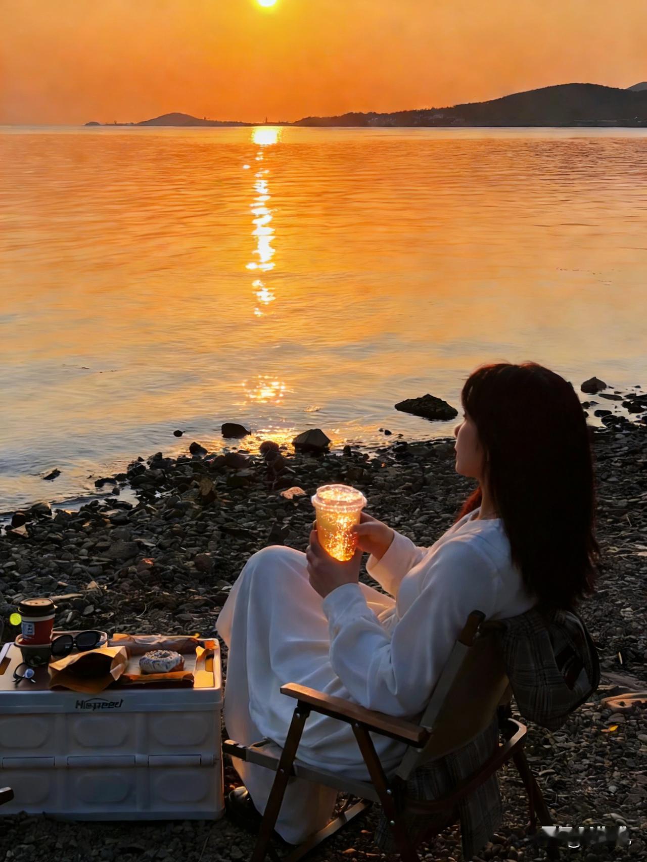 [微风][彩虹]新人婚礼份子钱不超100元！这事儿说到咱普通人心坎里了！当感情用