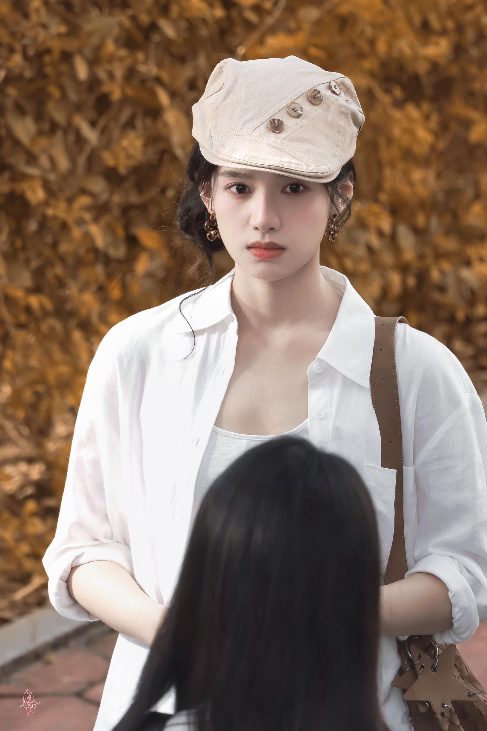 张婧仪完全台偶女主 回到了千禧年代的感觉 