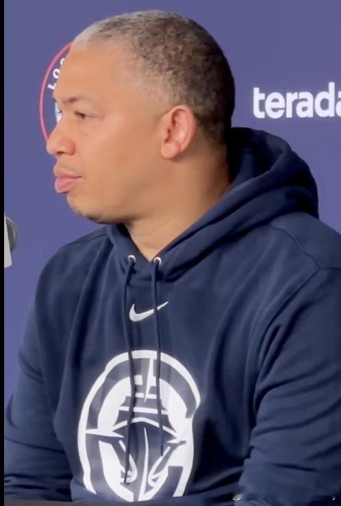 卢：今晚仍是老首发阵容，柯林斯替补出场观察效果 ​​​