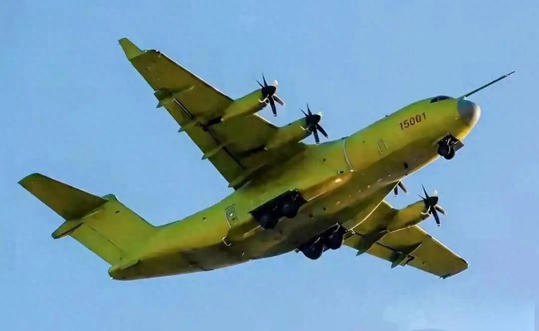 俄媒称中国新中运性能全面超越美国大力神运输机，航程达6000公里

俄罗斯《真理