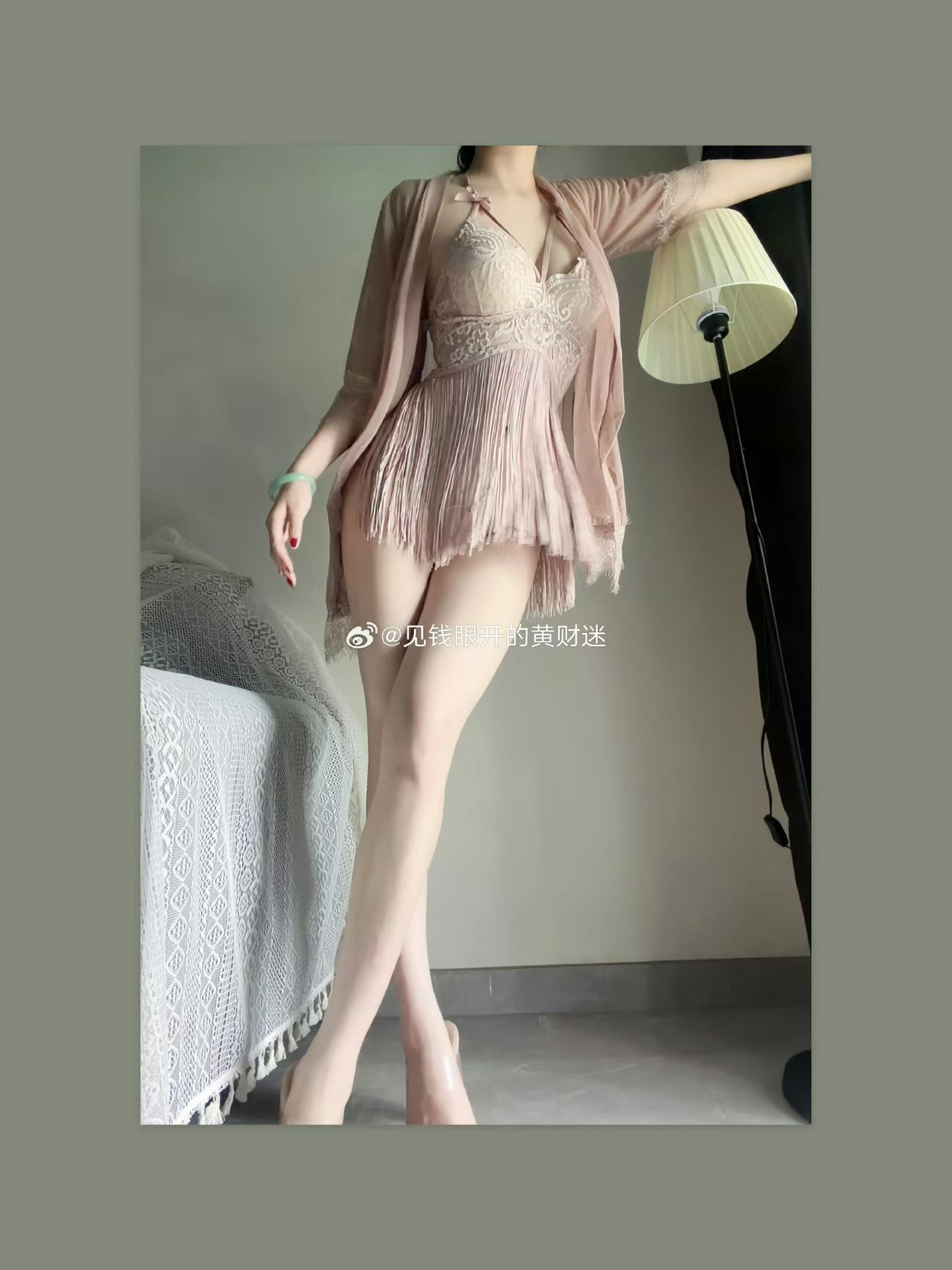 粉色｜pink私译：一种让世界脸红的颜色。 