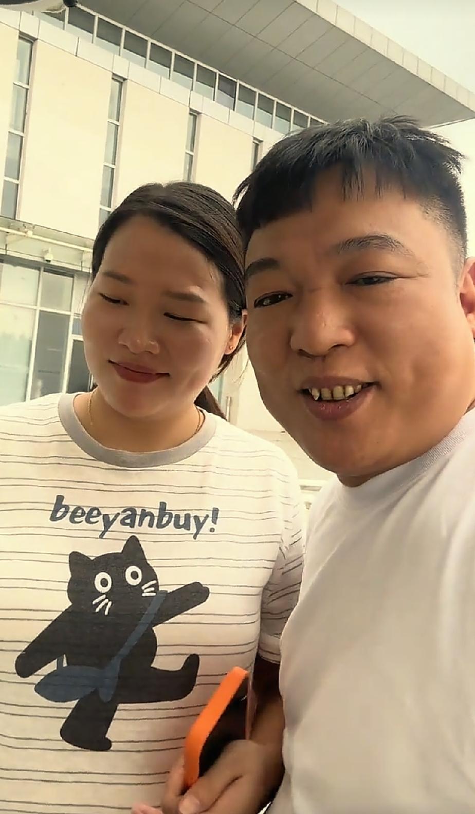 小喇叭怀孕五个多月，封兄弟远赴南京打工谋生
 
小喇叭怀孕已经五个多月，再过五个