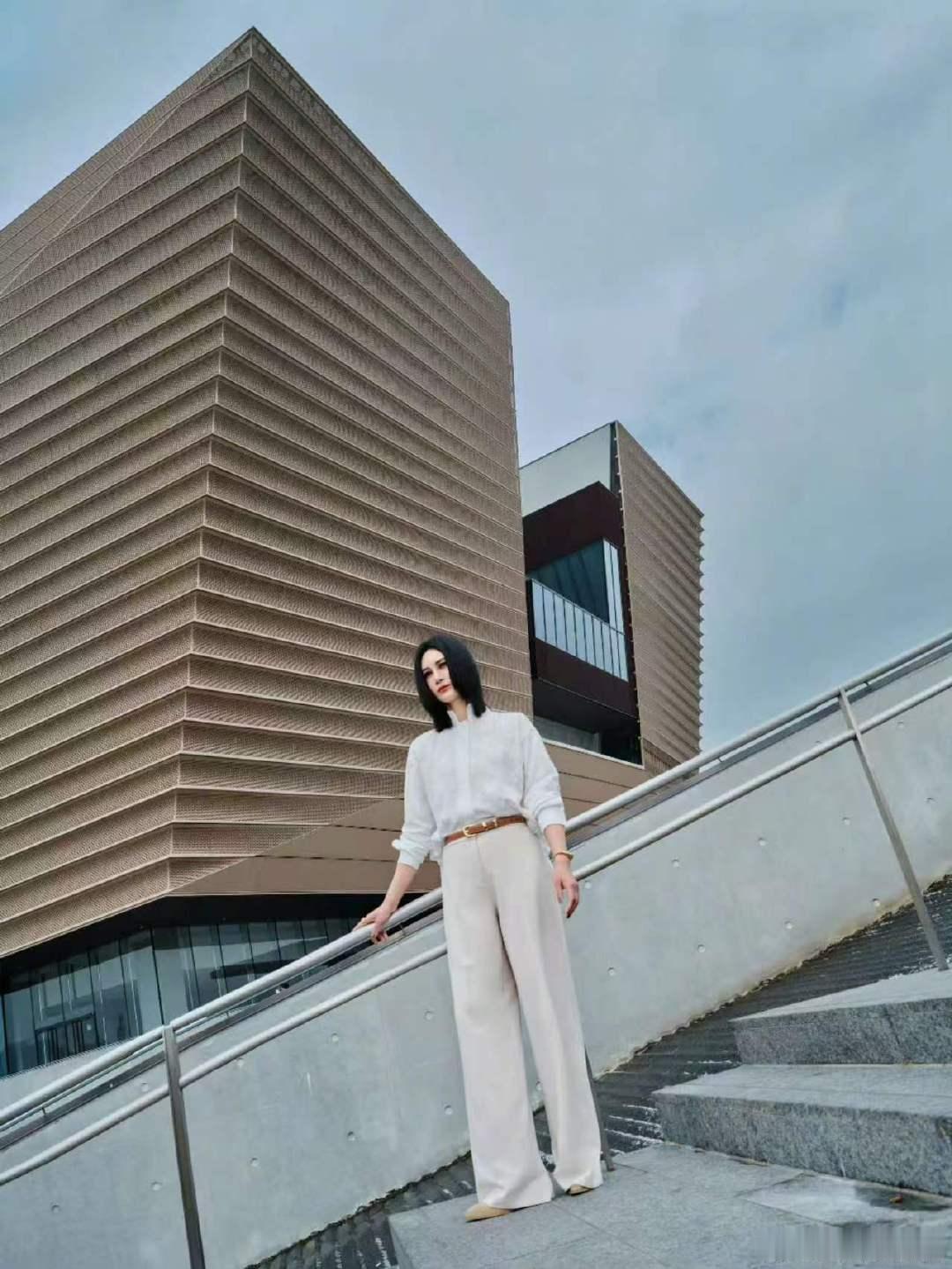尚雯婕把看片会变成boss直聘合伙人不愧是尚雯婕，一席专业分享，让看片会瞬间变身
