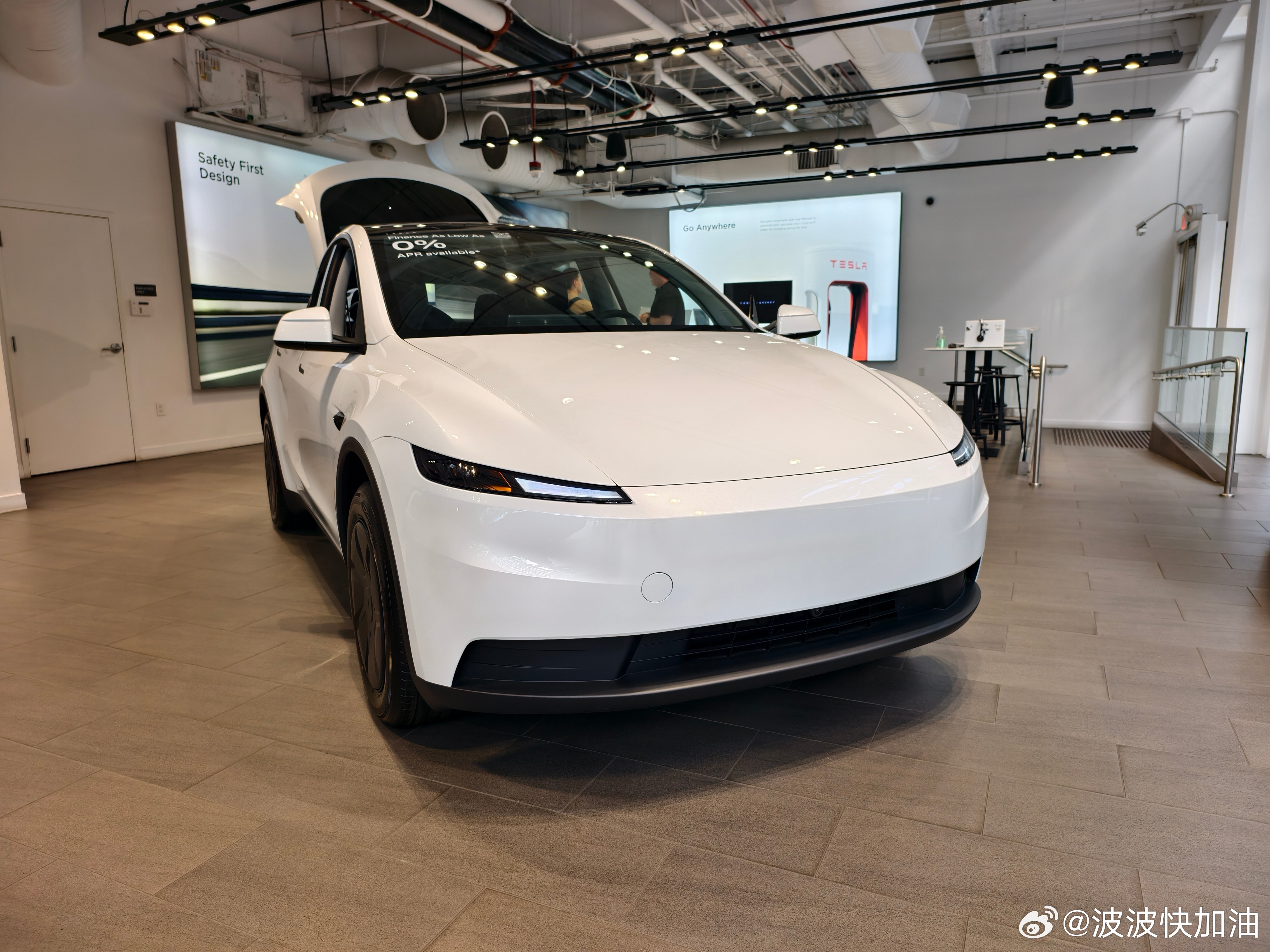 前阵子在美国加州特斯拉门店感受了下入门版的 Model Y。都说 Model Y