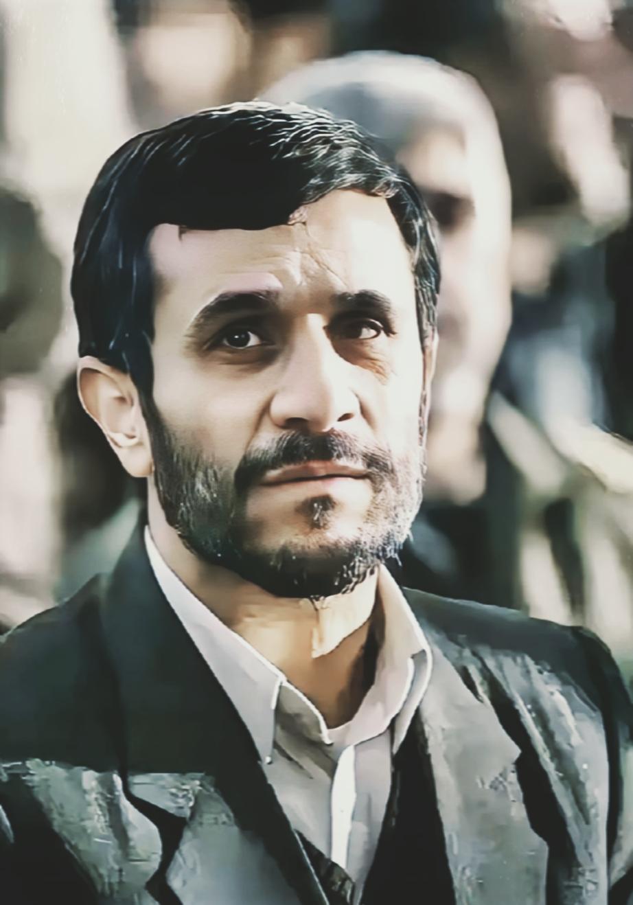 以前小看你了！

伊朗今天突然亮剑，3月3日一大早用20架无人机加3枚导弹，精准