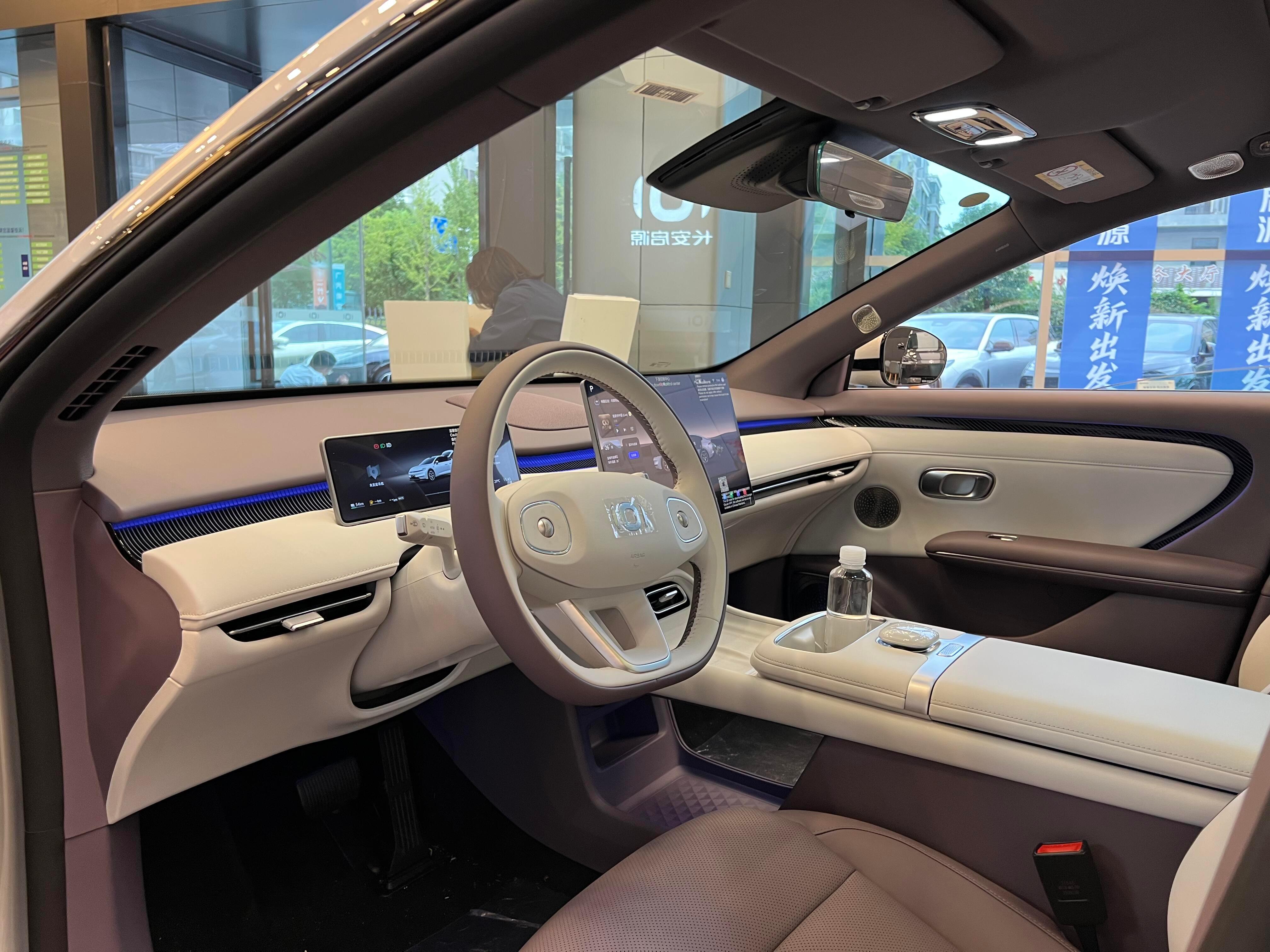 城市通勤代步，这车开着是真舒服今天深度试驾了长安启源A06，开完是真的有点惊喜。