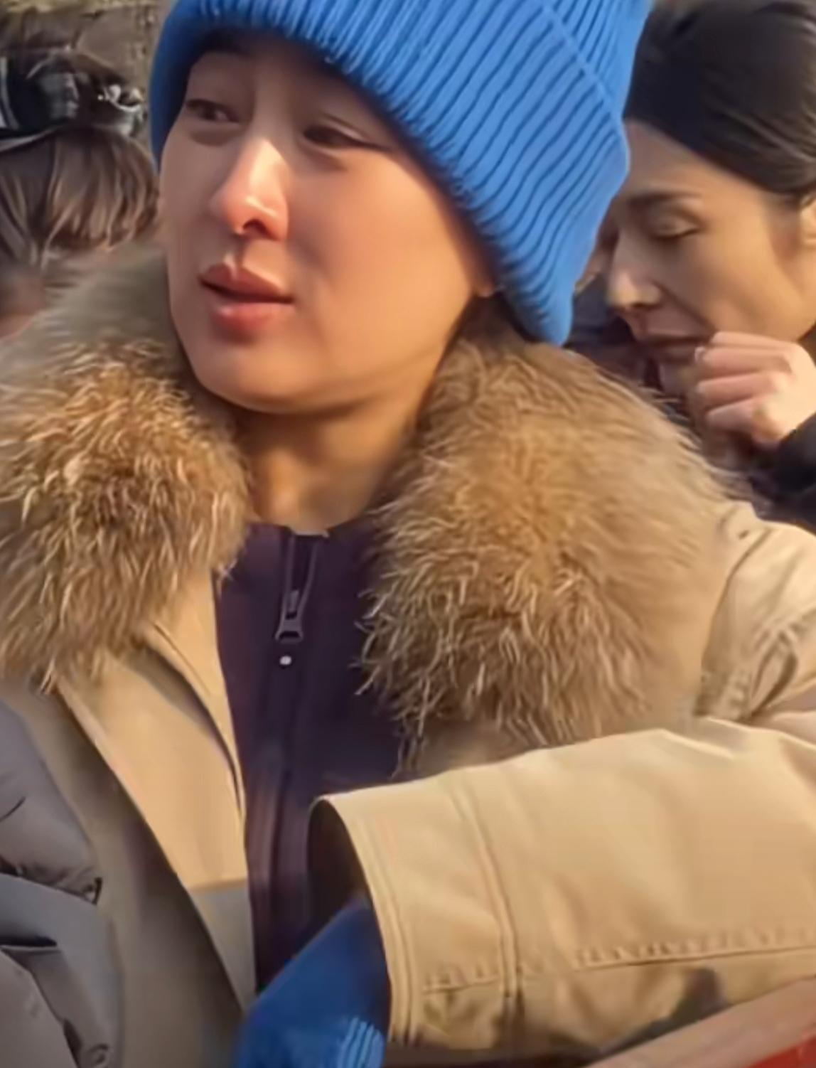 44岁的马苏素颜现身大孤山，这消息听着就挺有意思。
一个靠脸吃饭的女演员，敢把最