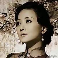 1951年，国民党女特务王化琴，被解放军战士押上刑场准备枪毙。就在这时，一个男人