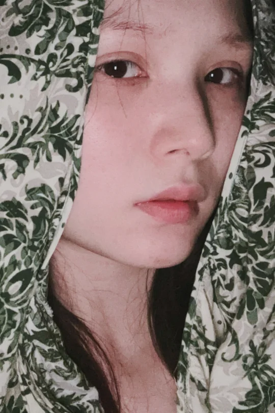 无聊拍个照修个图吧