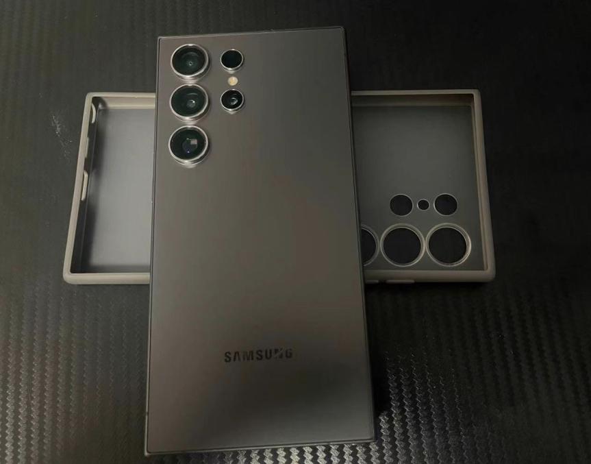 用了2年多的三星Galaxy S24 Ultra起售款，现在卖3000多，我感觉