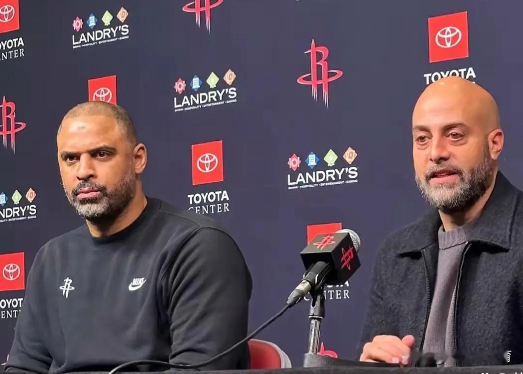 火箭的队打成这样，乌杜卡不负主要责任！
在休赛期交易得到杜兰特后，火箭队在常规赛