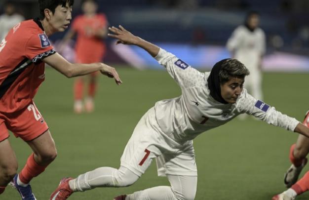 塔斯尼姆通讯社：伊朗女足球员查特雷诺爆料，澳大利亚方面曾试图劝留她们，甚至编造其