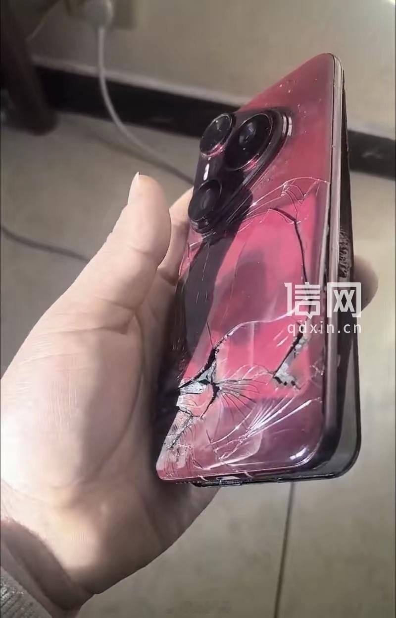 《华为新手机充电时电池爆了 售后凭照片认定“外力所致”拒保 消费者：难道我买的是