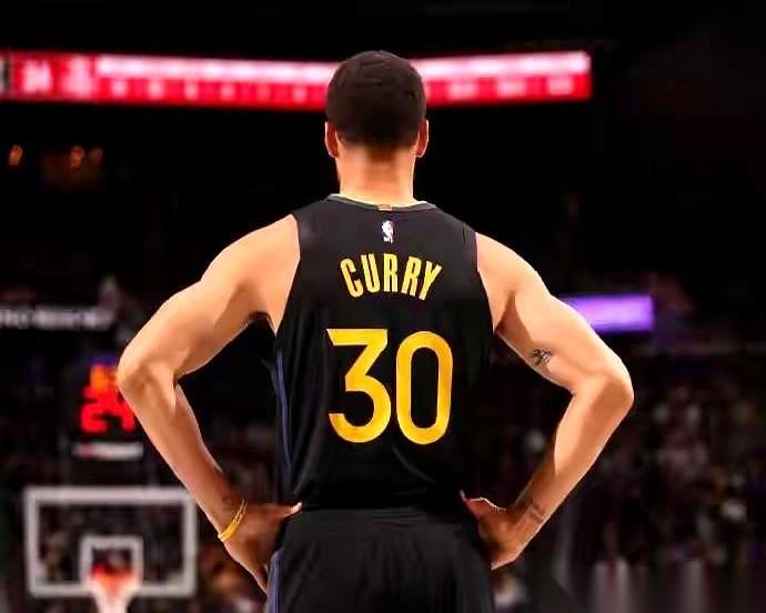 输了。最后零点几秒，被人一巴掌补篮给拍死了。
但你敢信吗？看完这场，我心里居然是