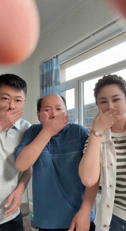 《乡村爱情》毕畅直播痛哭求助！自己无戏可拍，生活已陷入困境 