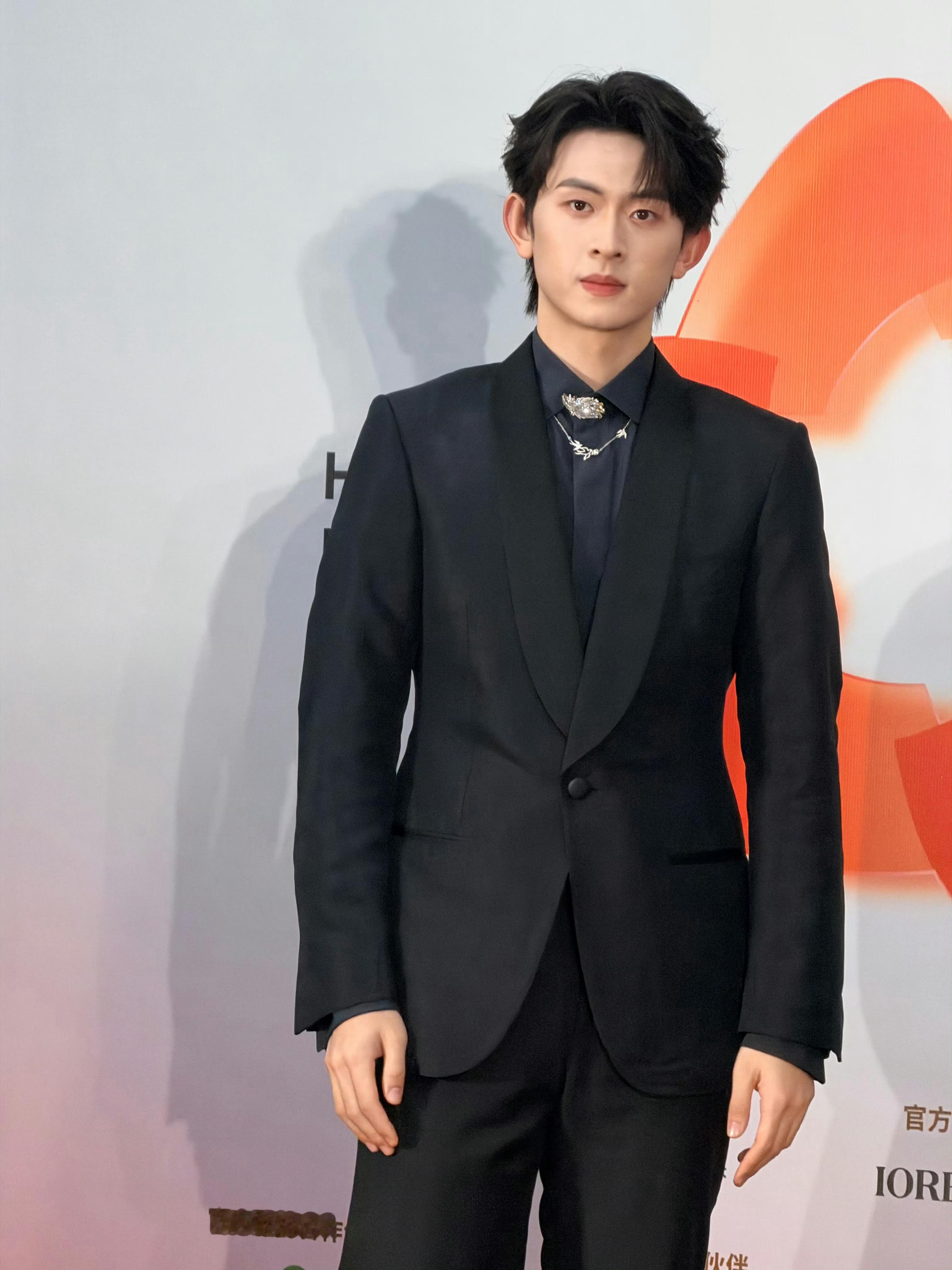 短男生图pk一下：陈添祥、张翅、姚冠宇、何健麒、申浩男、李若洵、沉思、梁思伟 ​