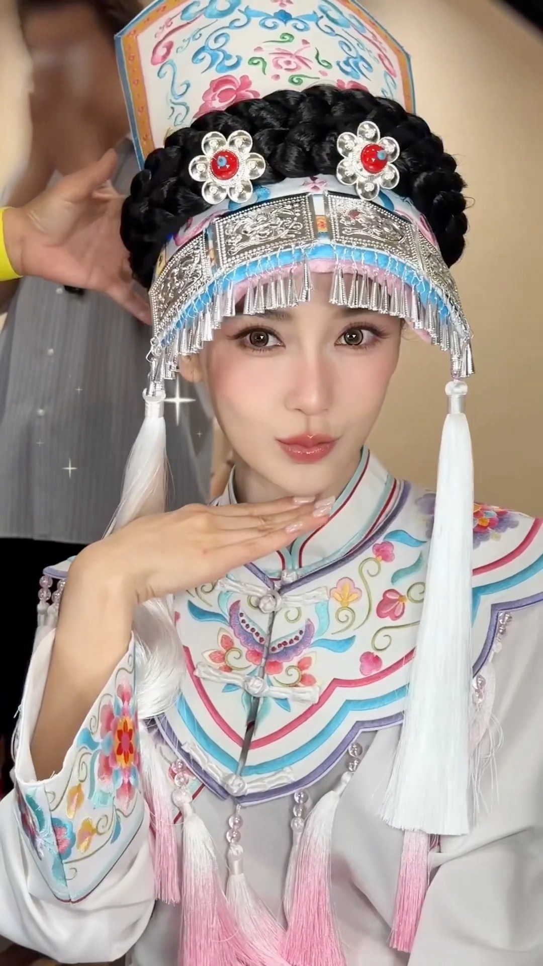 angelababy杨颖 angelababy“信仰指引我向前跑，你的光芒点亮我