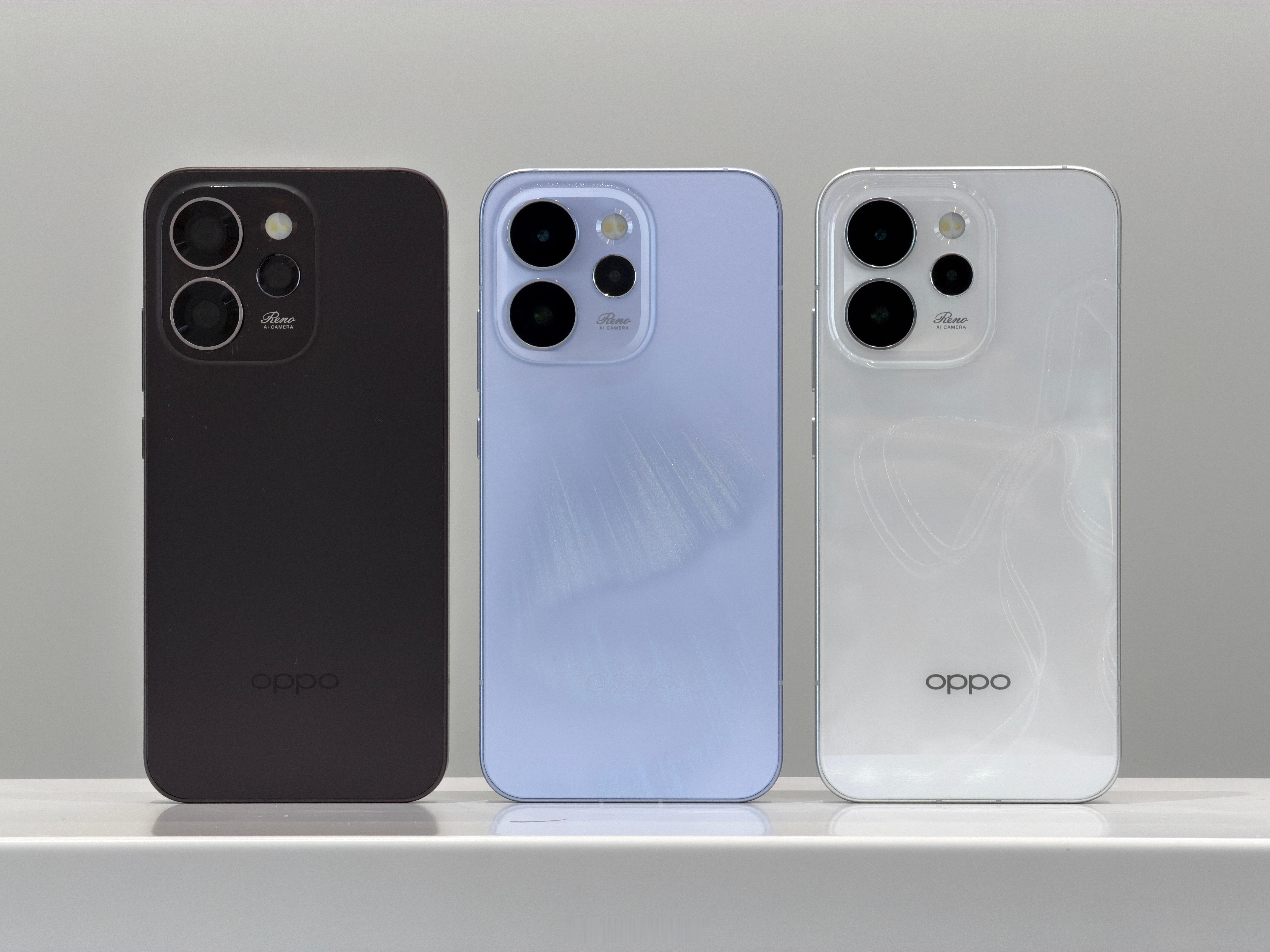 OPPO Reno 15系列发布会马上开始，摄像头Deco延续Reno系列家族设