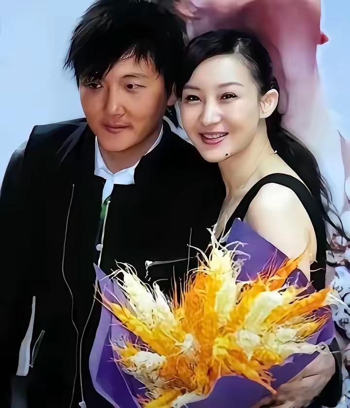 辛欣很不对劲。 大家发现没有？ 自从 2007 年发完最后一张专辑，她就彻底消失