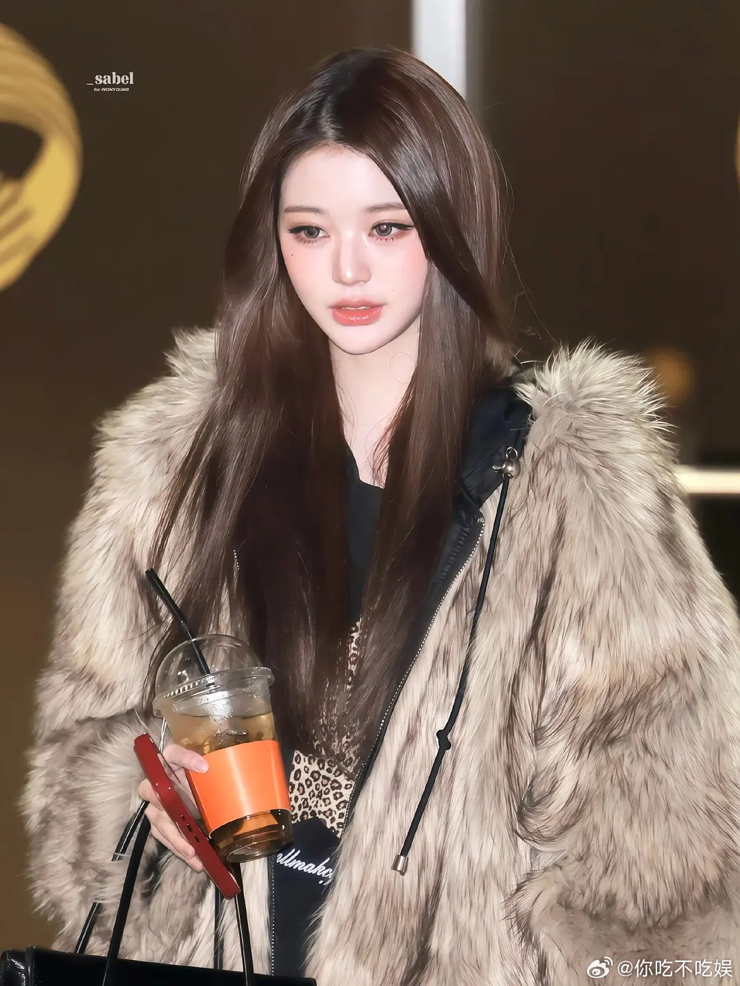 张元英真的长这个样子吗？真的看的有点... 