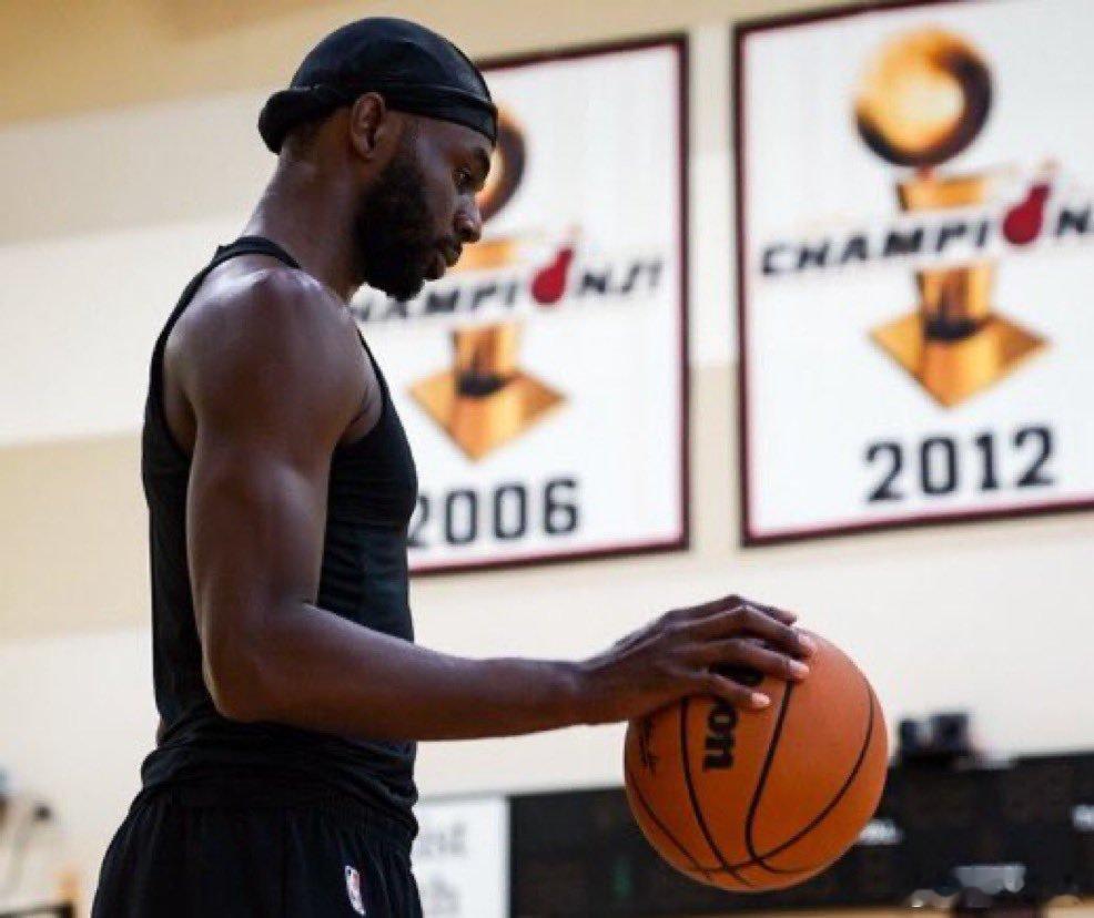 维金斯最近4场比赛的表现：17 分2篮板2助攻1 抢断1 盖帽15分9篮板1助攻