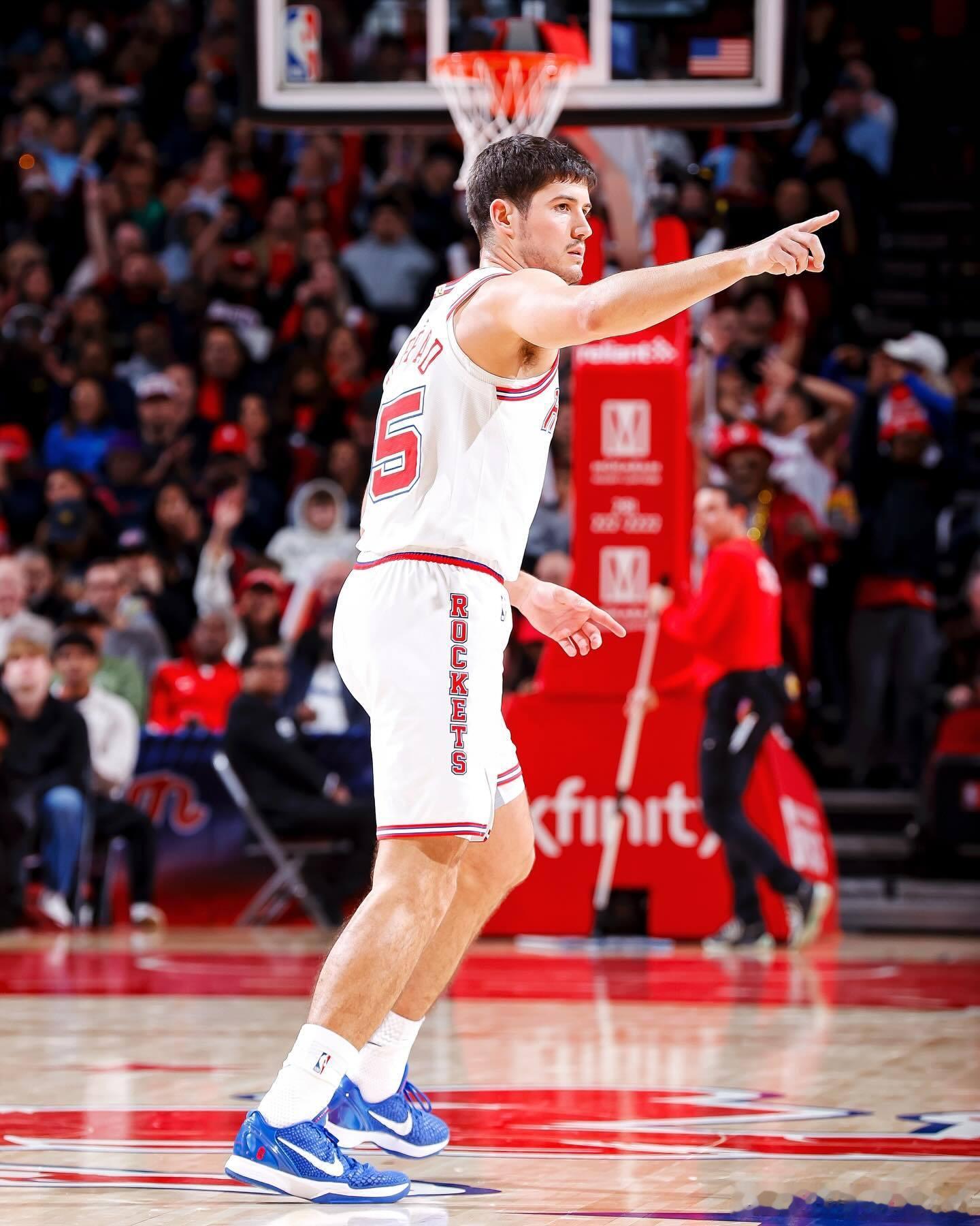 谢泼德是全联盟非首发球员中BPM值最高的（4.6）…11月起场均贡献：14分 |