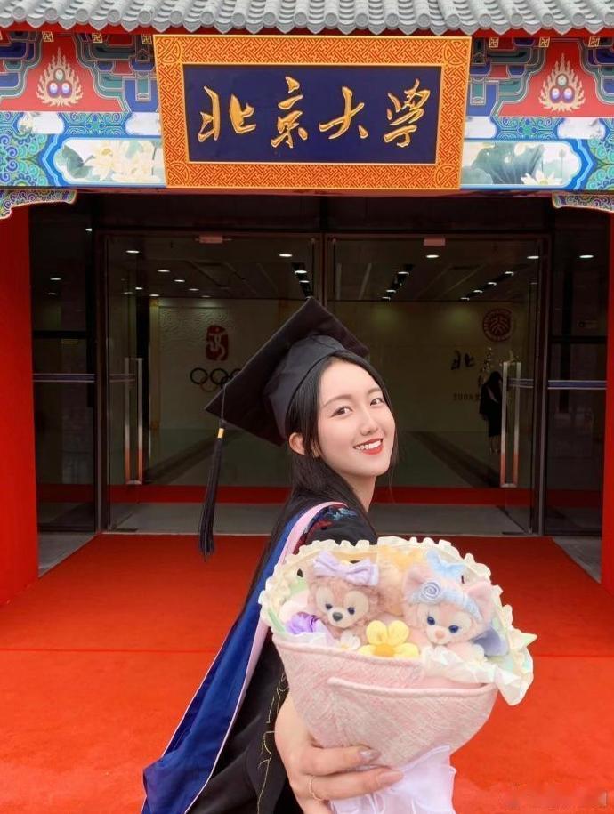 北大毕业生演短剧被说混得差北大毕业生讲述短剧行业真相坐标TALK从前一味迎合外界