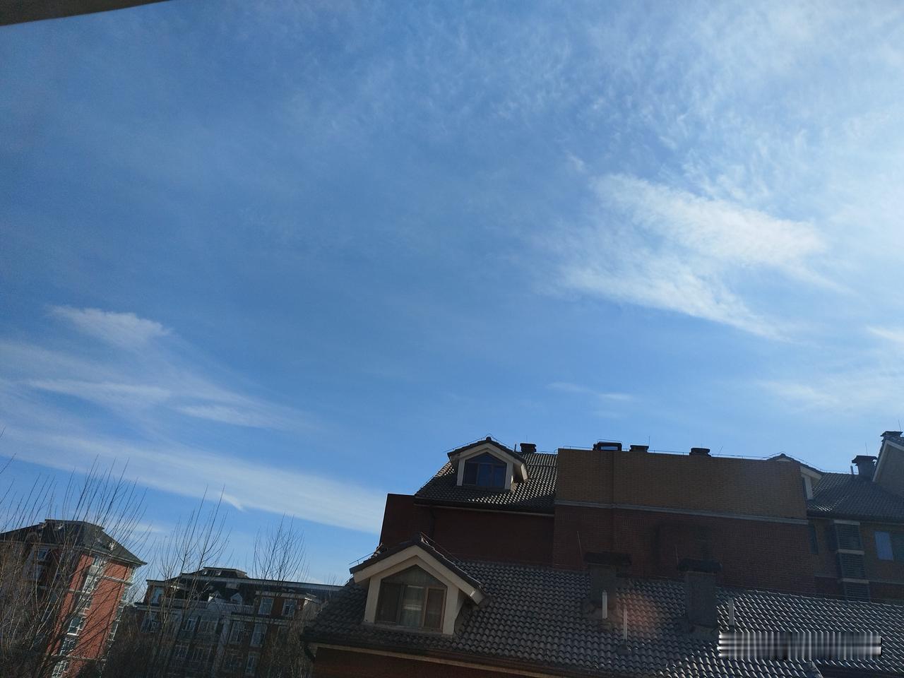 天南地北大拜年北京的天，是晴朗的天[赞][赞][赞]