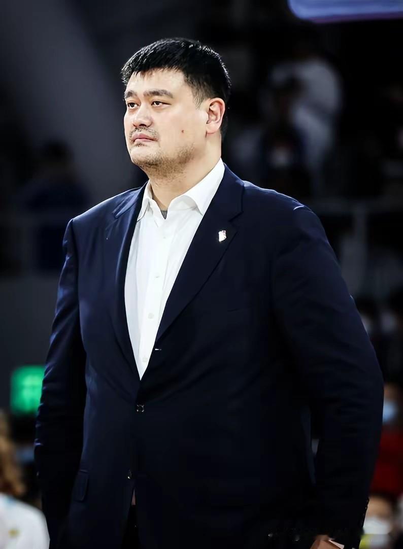 出生于1980年的姚明，今年已经开始领取NBA的养老金。每个月可以领1838美元