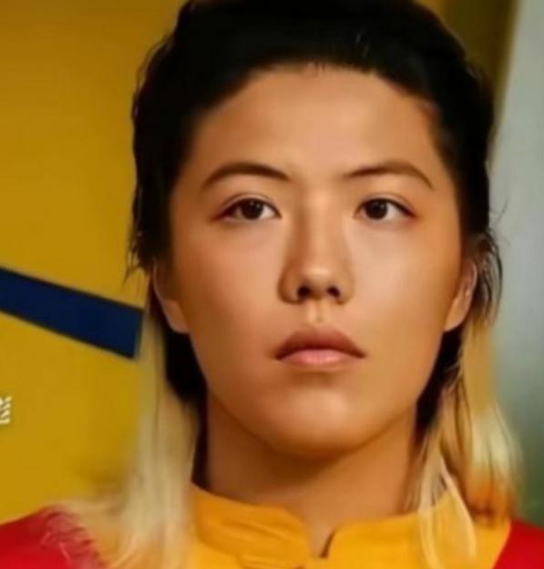 这绝对不是偶然。

绝对是星爷有意为之，特意选的演员。再加上造型，简直是太像了。