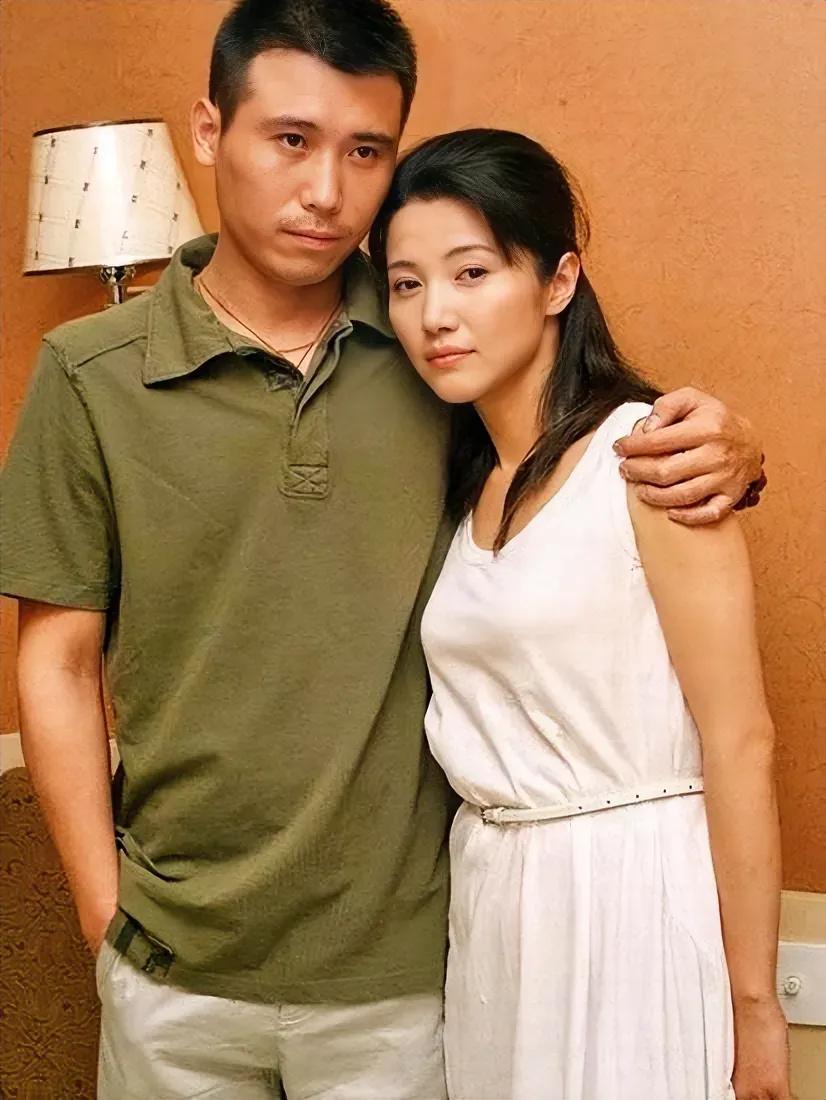 真的很喜欢他们两个，
不仅演技很好，而且颜值也在线，
生活中又低调，
你们喜欢他