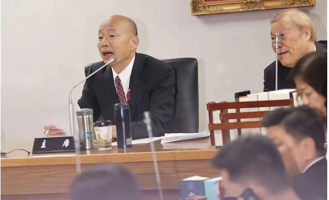 军购案无共识 国民党拟5日开党团大会讨论

国民党内部先吵起来了。
军购案大家都