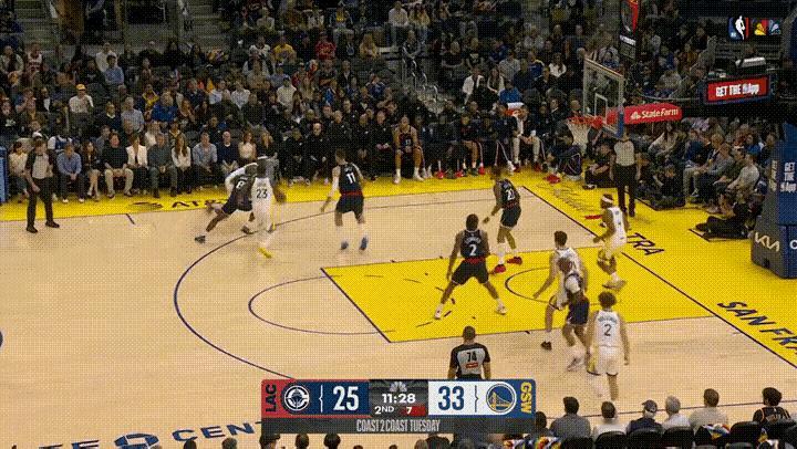 就这表现也敢要首发位置？带替补阵容都费力！
今年休赛期，保罗和马刺的合同到期后成