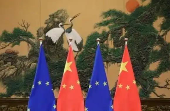 伦敦这次是真懵了。一份制裁名单，伦敦打的算盘是一举两得。没想到中国两路出击，使馆