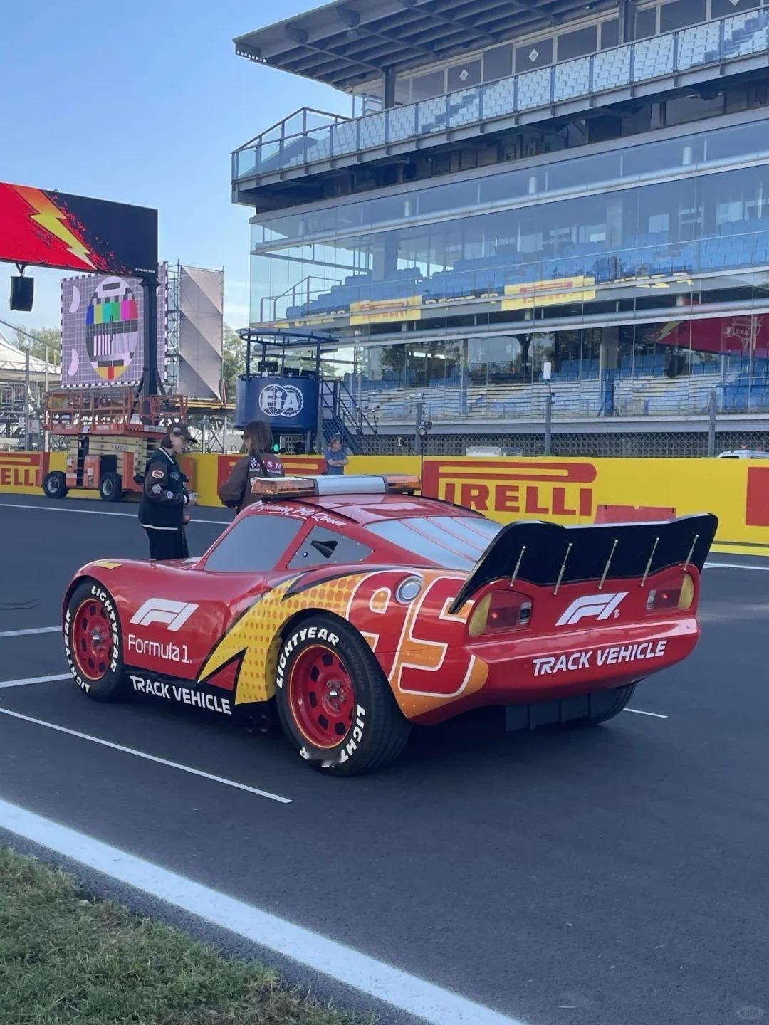 晚上好，闪电麦昆来啦，可可爱爱[二哈]车东车西 ​​​