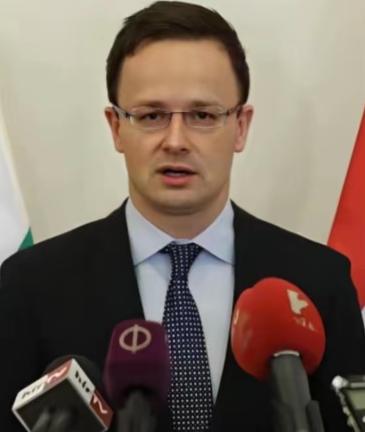 武统、和统都没希望了？台湾军事专家表示：中国已走上了第三条路。
 
最近，台湾资