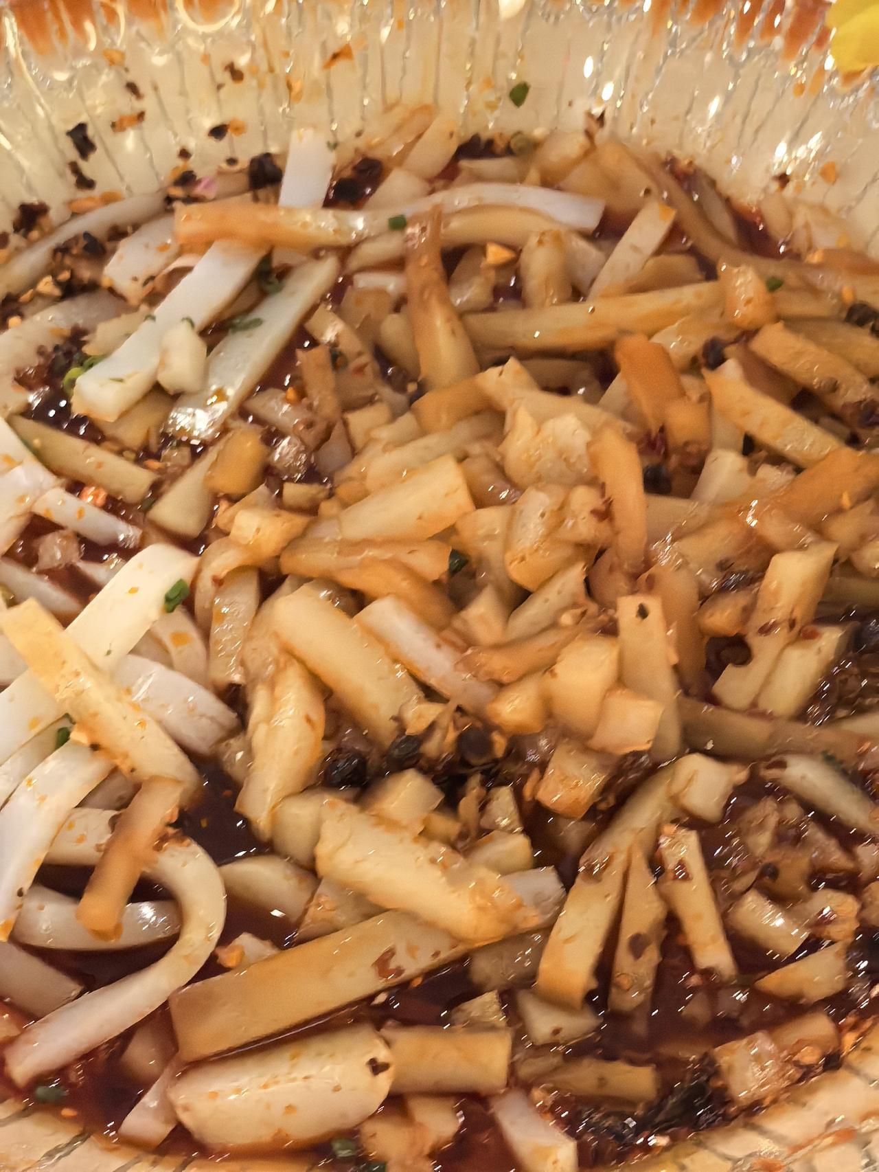 长江记忆号上的一日三餐皆为自助，花样较多，中西餐都有。对于我这样一个从小过惯穷日