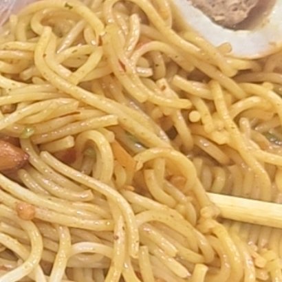 0000晚安💤风里雨里不低头，雪里霜里不缩手。心里装着火种，再冷的日子也能焐热