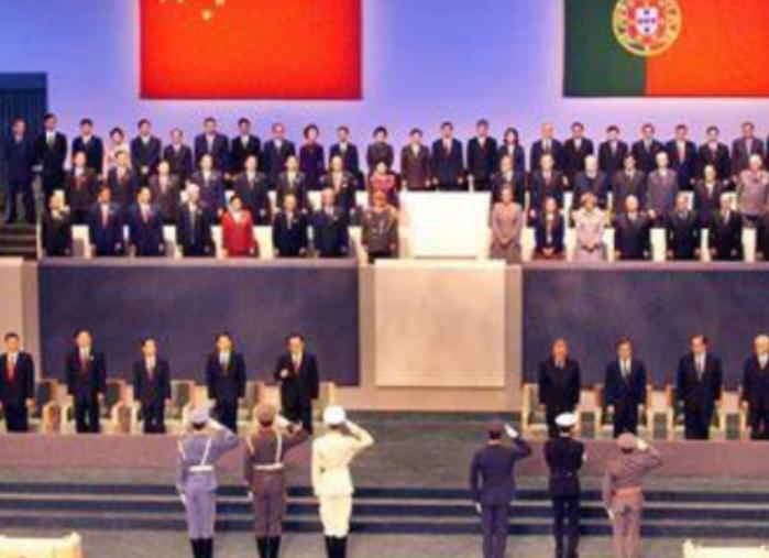 澳门之所以不闹腾，不闹独立，不闹分裂，不闹反共，甚至不闹亲台亲美，最重要的原因是