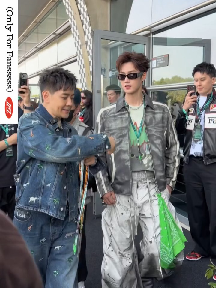 李昀锐今日F1活动丨完全潮男来的