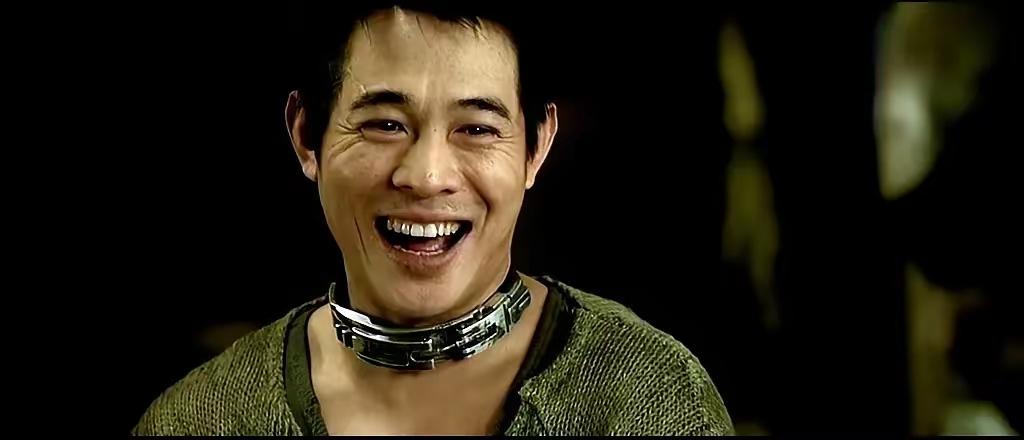 当年看李连杰这部电影，让我产生了强烈不适感，脑海里一直在问，李连杰为啥会接这种电