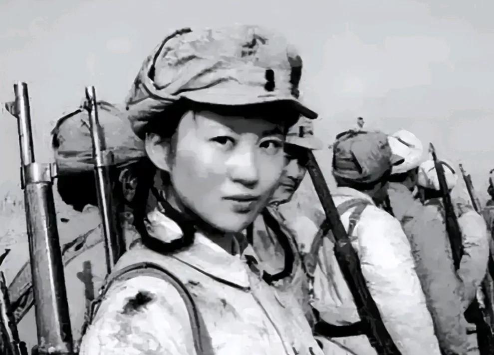 1941 年，一女八路在老乡家养病，却被贪心的邻居告了密，很快日军包围了老乡家，