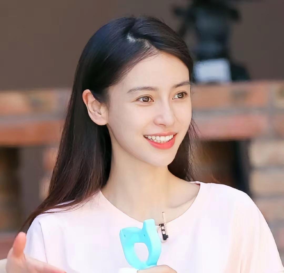 Angelababy素颜夯爆了 