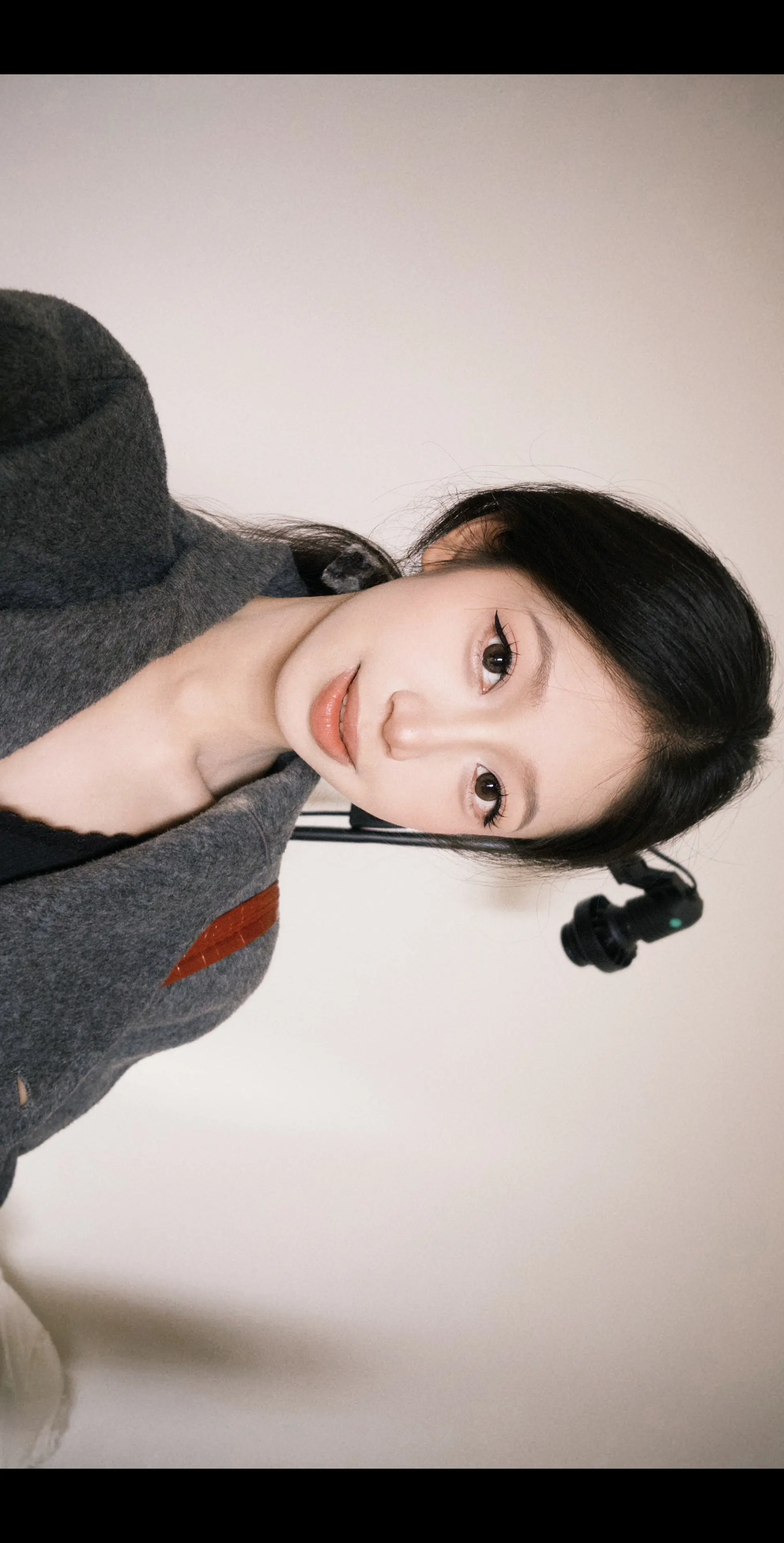 亲爱的 人和人还是淡淡的好了 就可以不期待不在意不要求不离开了