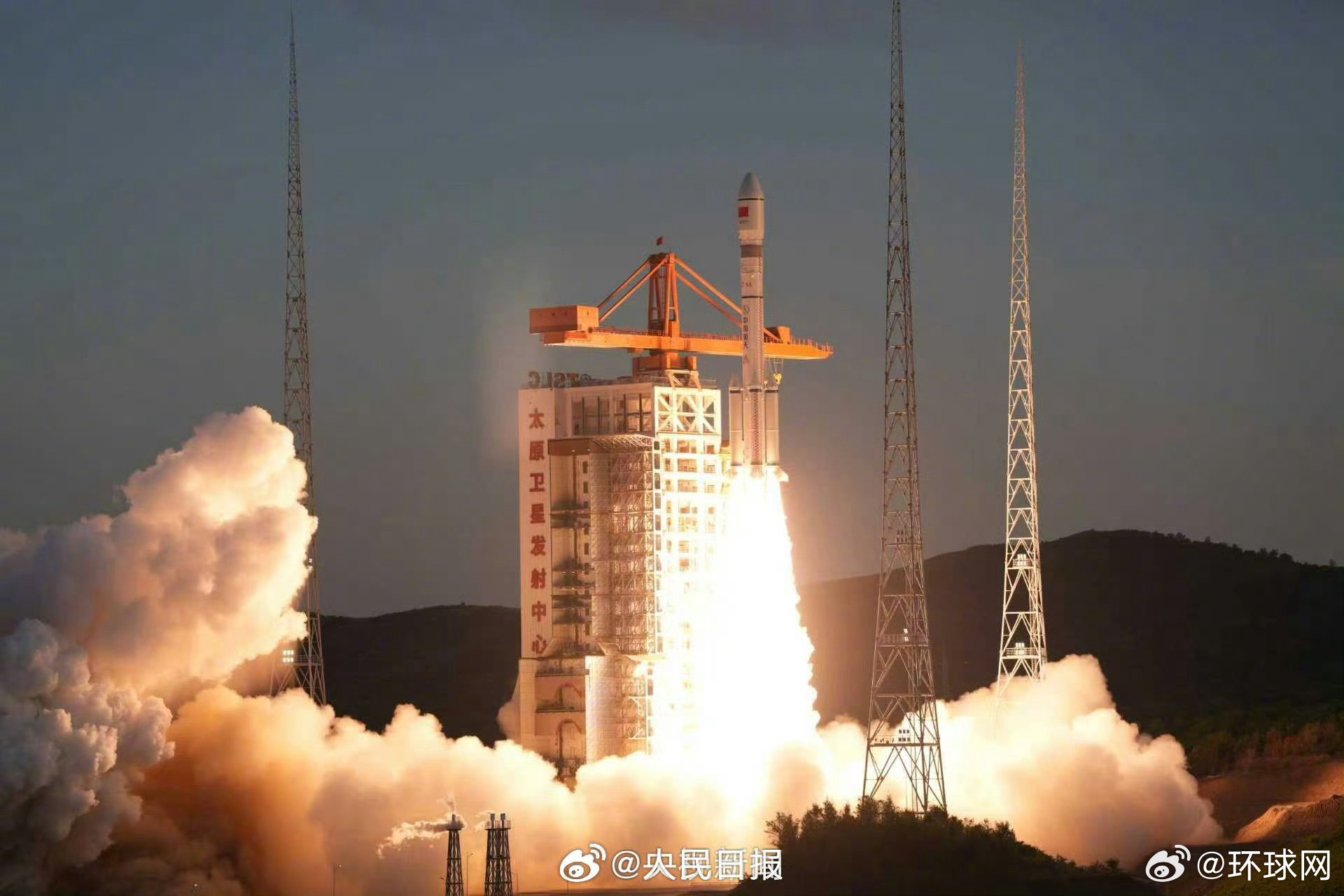 【#千帆极轨11组卫星成功发射#】今天，我国在太原卫星发射中心使用长征六号改运载