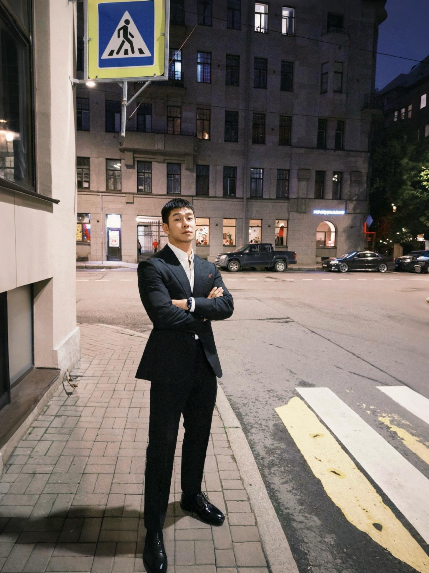 微凉的圣彼得堡。