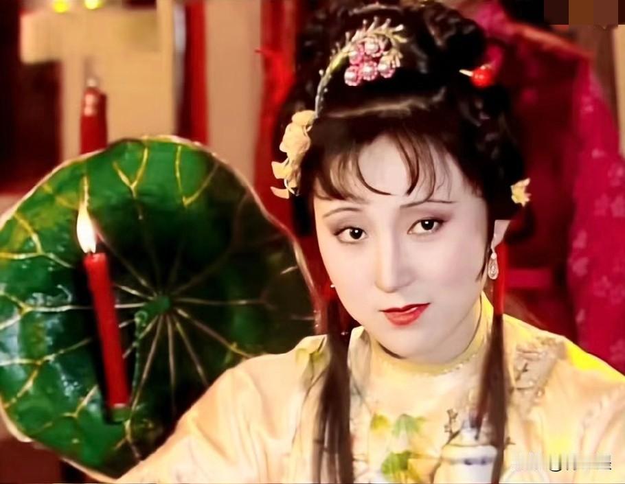关于黛玉的家产问题，其实不必太过深究。她初入贾府时的反应，便已表明贾府的富贵远超