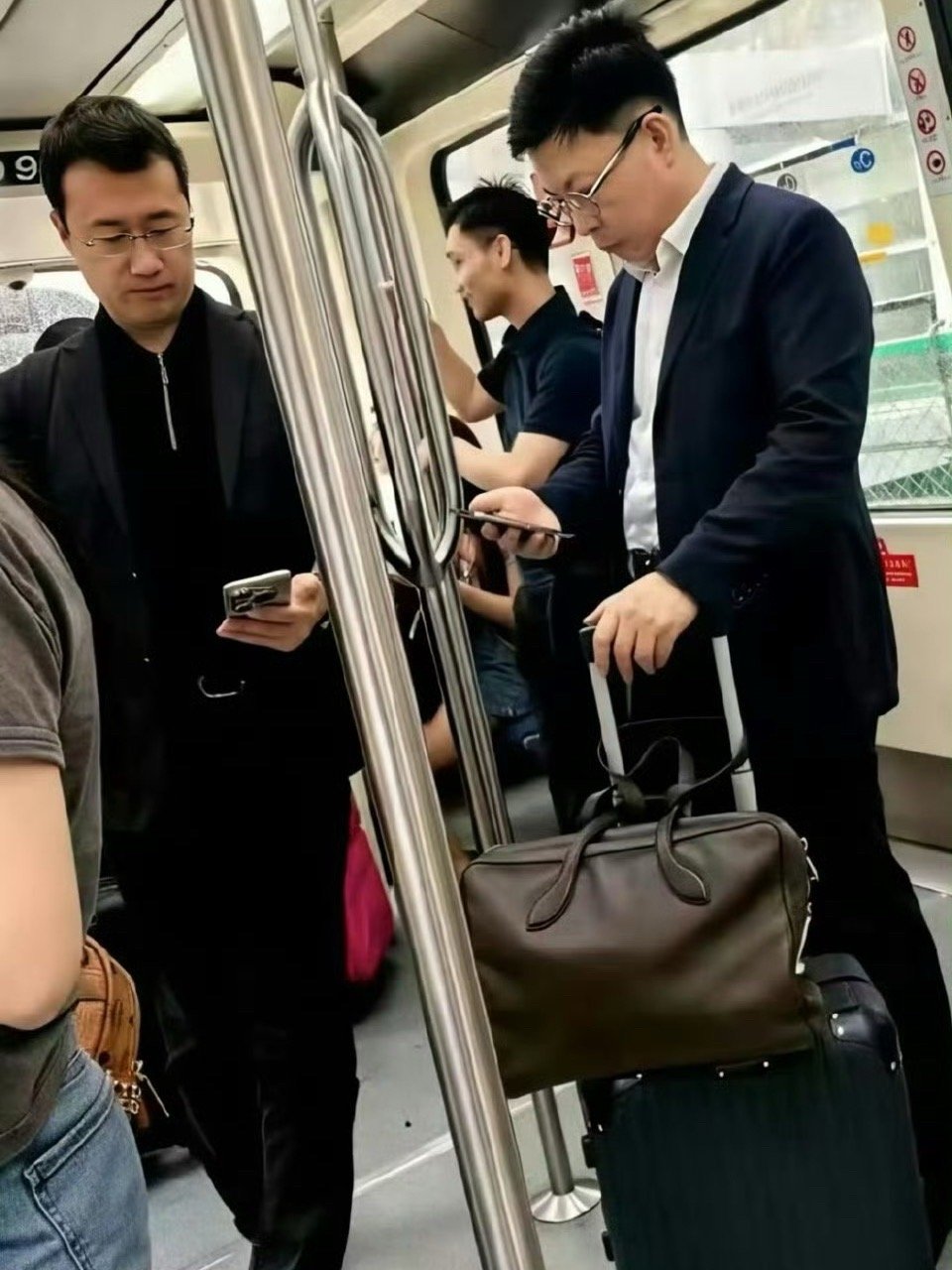 为什么坐地铁？智驾不好用吗？[doge][doge][doge] ​​​