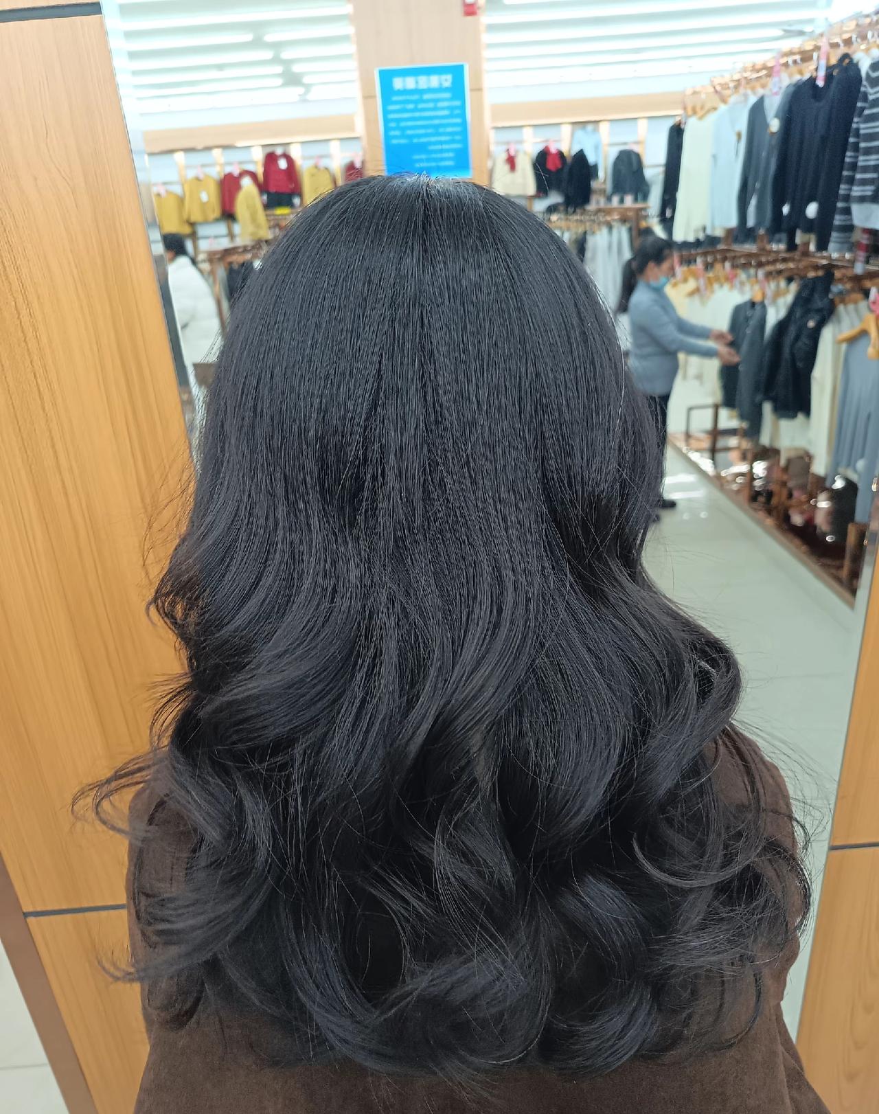 这头发真浓密，好喜欢。